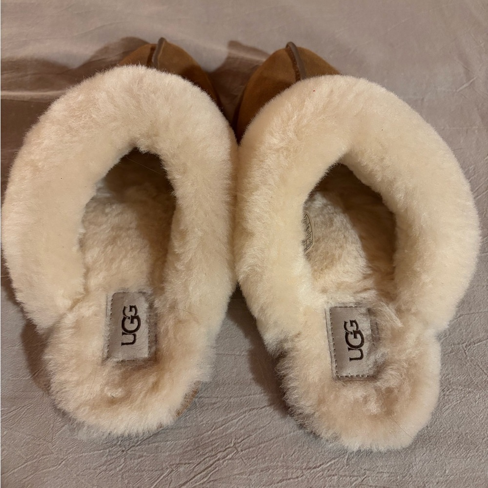 Ugg Scuffette Slipper size 8 Chestnut Suede
